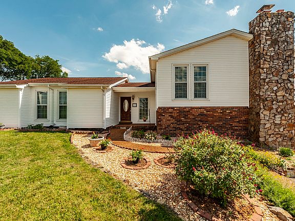 3rd image of 710 Shute Ln