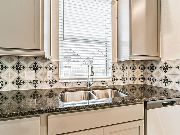 4th image of 1523 Cathedral Bend Drive