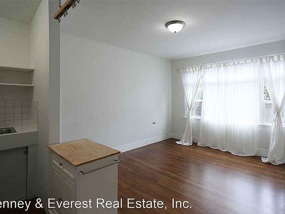 3rd image of 1540 Hyde St #8287824