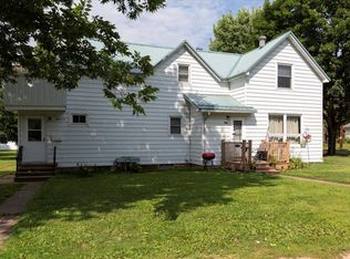 1803 1/2 11th St E, Menomonie, WI 54751