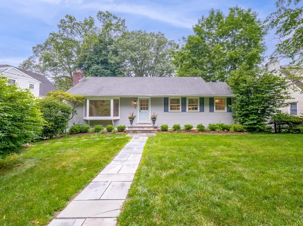 8 Hillcrest Ave, Darien, CT 06820