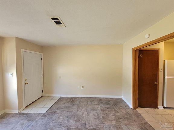 3rd image of 6901 Esther St #A & B