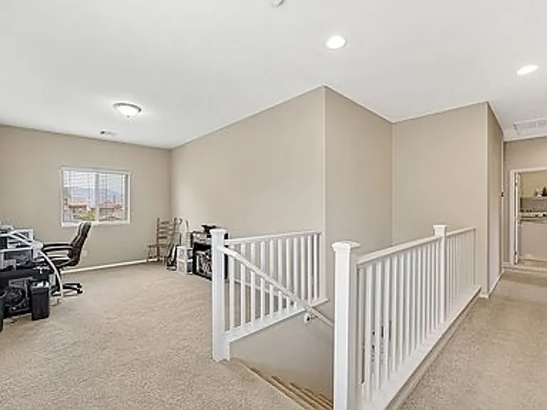 9122 Island Wolf Ave — Photo 14