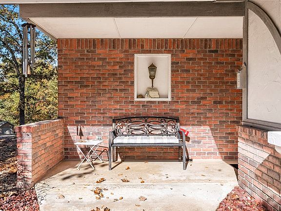 3rd image of 1 Madley Ln