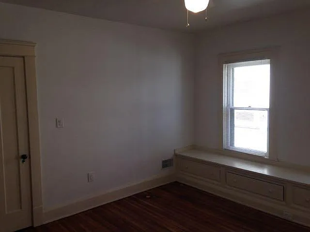 2nd/Large Bedroom