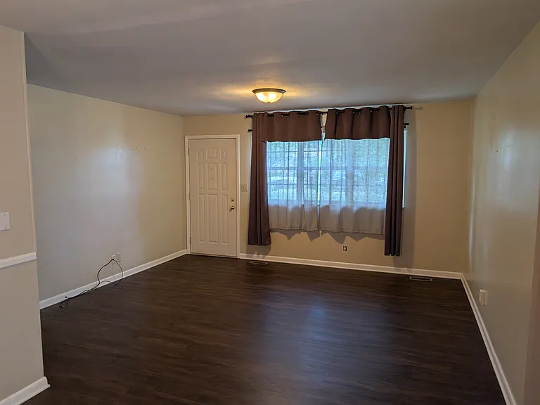 408 Hopkins Rd — Photo 6