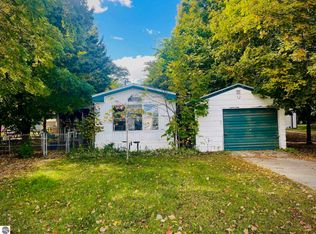 2537 Chestnut St, Central Lake, MI 49622