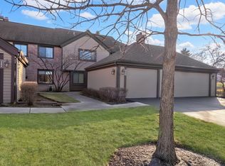 1566 Anderson Ln, Buffalo Grove, IL 60089