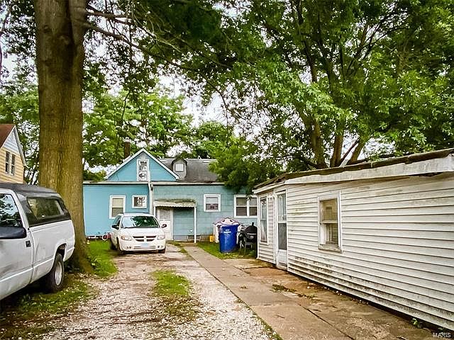 2nd image of 1009 La Salle St