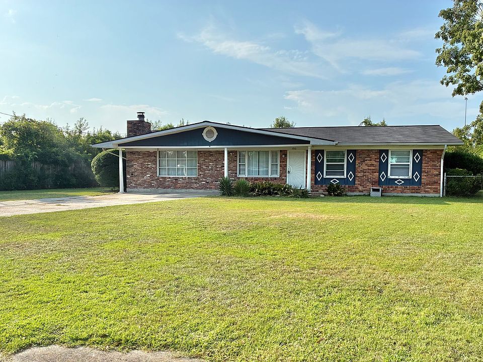 1st image of 1910 Preston Dr