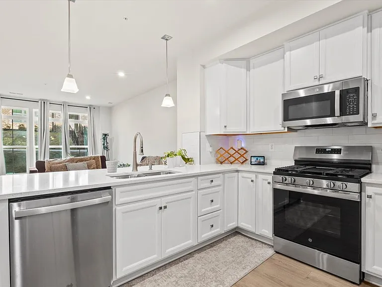 17437 Southern Shores Dr — Photo 6