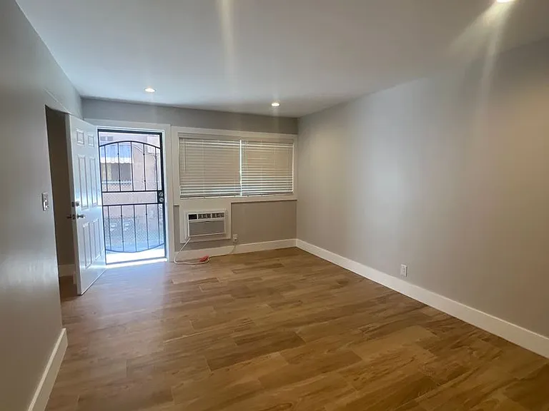 825 W Colden Ave — Photo 5