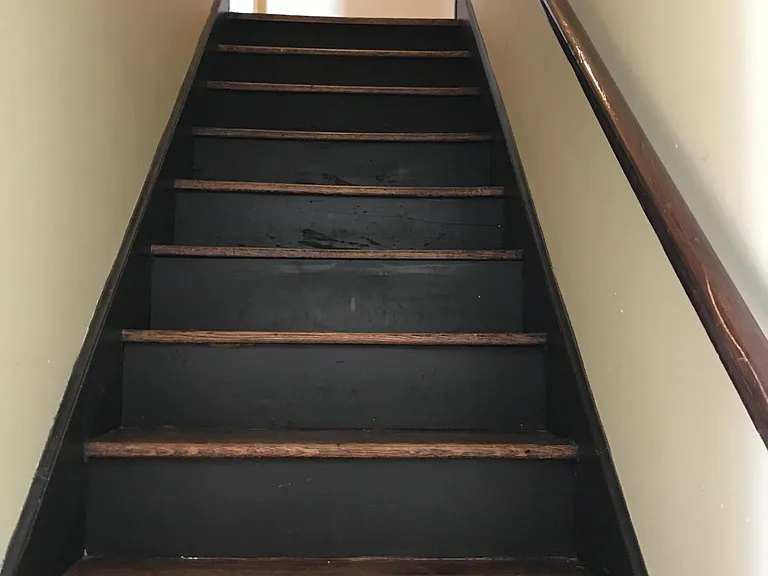 Stairs to 2nd froor