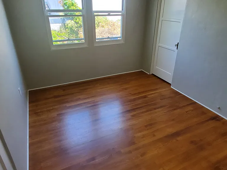 3512 Voltaire St — Photo 4