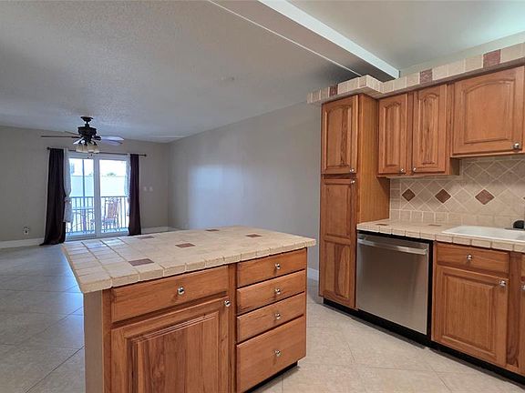 4th image of 253 S Cypress Rd #225