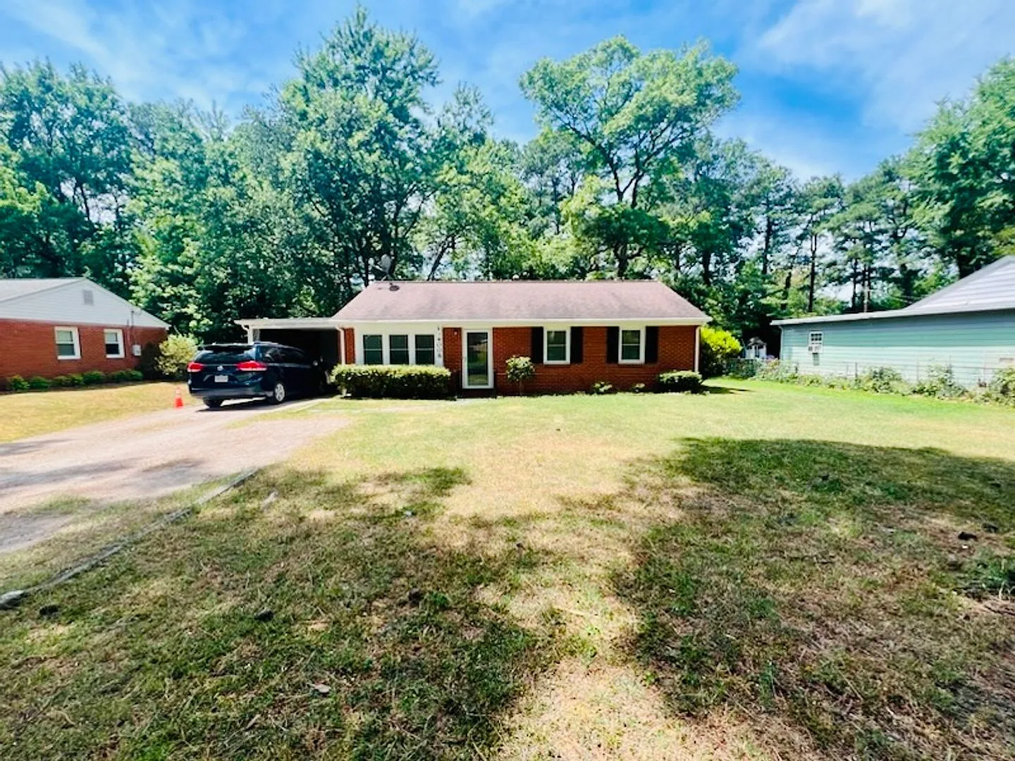 Beautifully Updated 3bdrm/1bth Ranch Style Home Located in the Glen Lea Area! — Photo 3