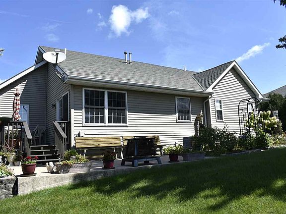 2nd image of 114 E Truman St