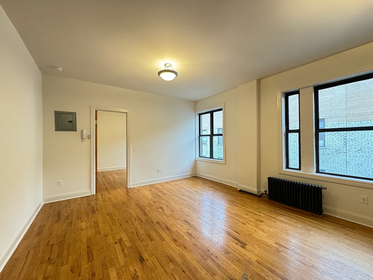 Building Photo - 515 W 113th St #6H