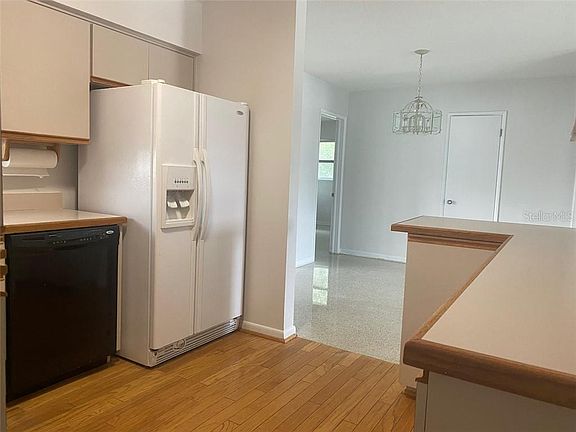 5th image of 209 Teresa Dr
