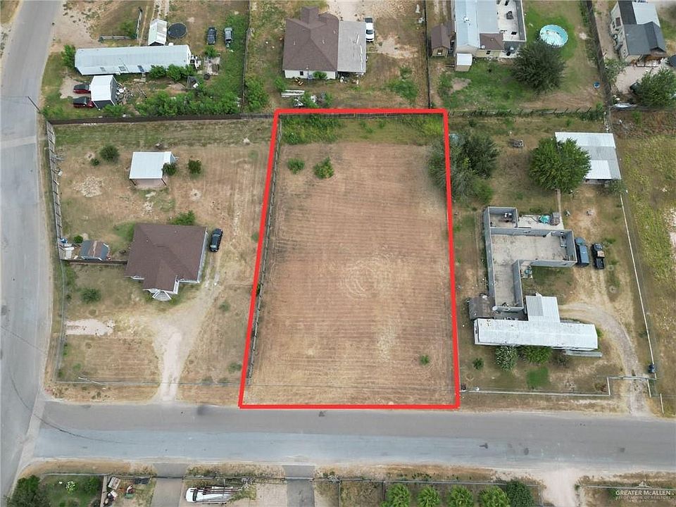 2nd image of 2612 Venecia Dr