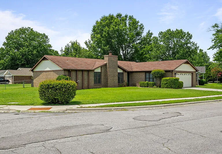 1028 Kinsey Dr SE — Photo 3