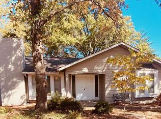 476 Brightspur Ln, Ballwin, MO