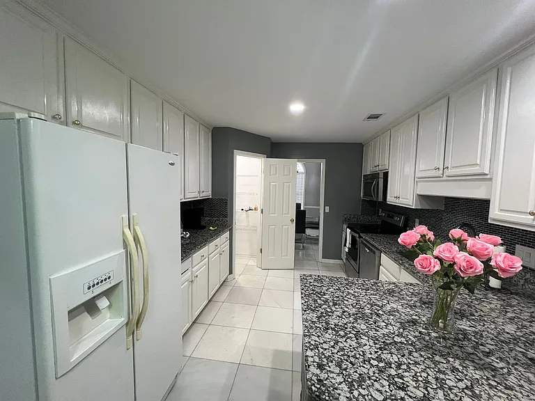 10120 Sunlight Dr — Photo 27