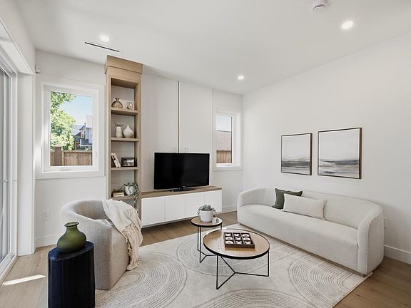 3rd image of 3018 E 19th Ave #1