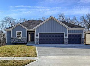 20055 W 221st St, Spring Hill, KS 66083