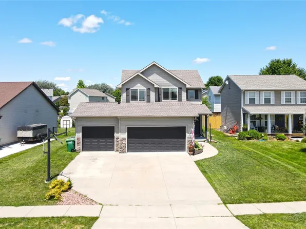 2505 Green Hills Dr, Norwalk, IA 50211