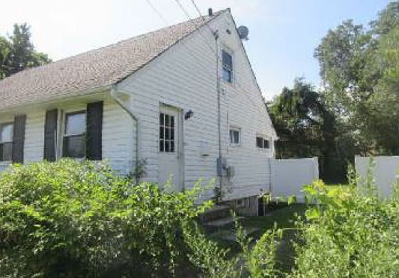 4th image of 7 Ronald Dr S