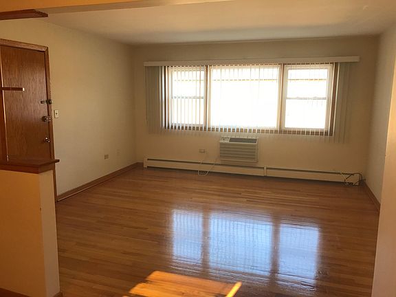 Living Room with hardwood floor