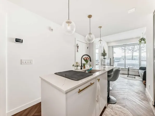 8505 Broadcast Ave SW #207, Calgary, AB T3H 6B5
