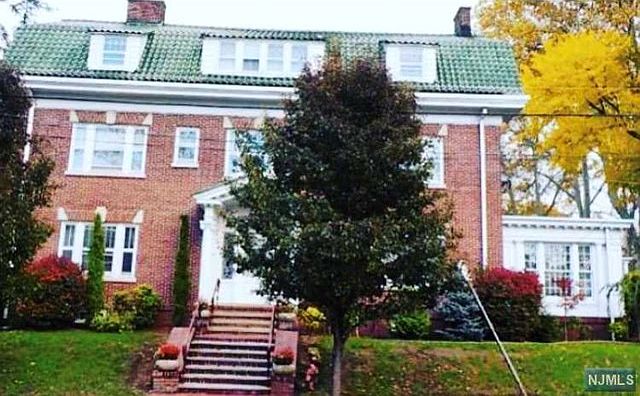 1st image of 471 Parker St