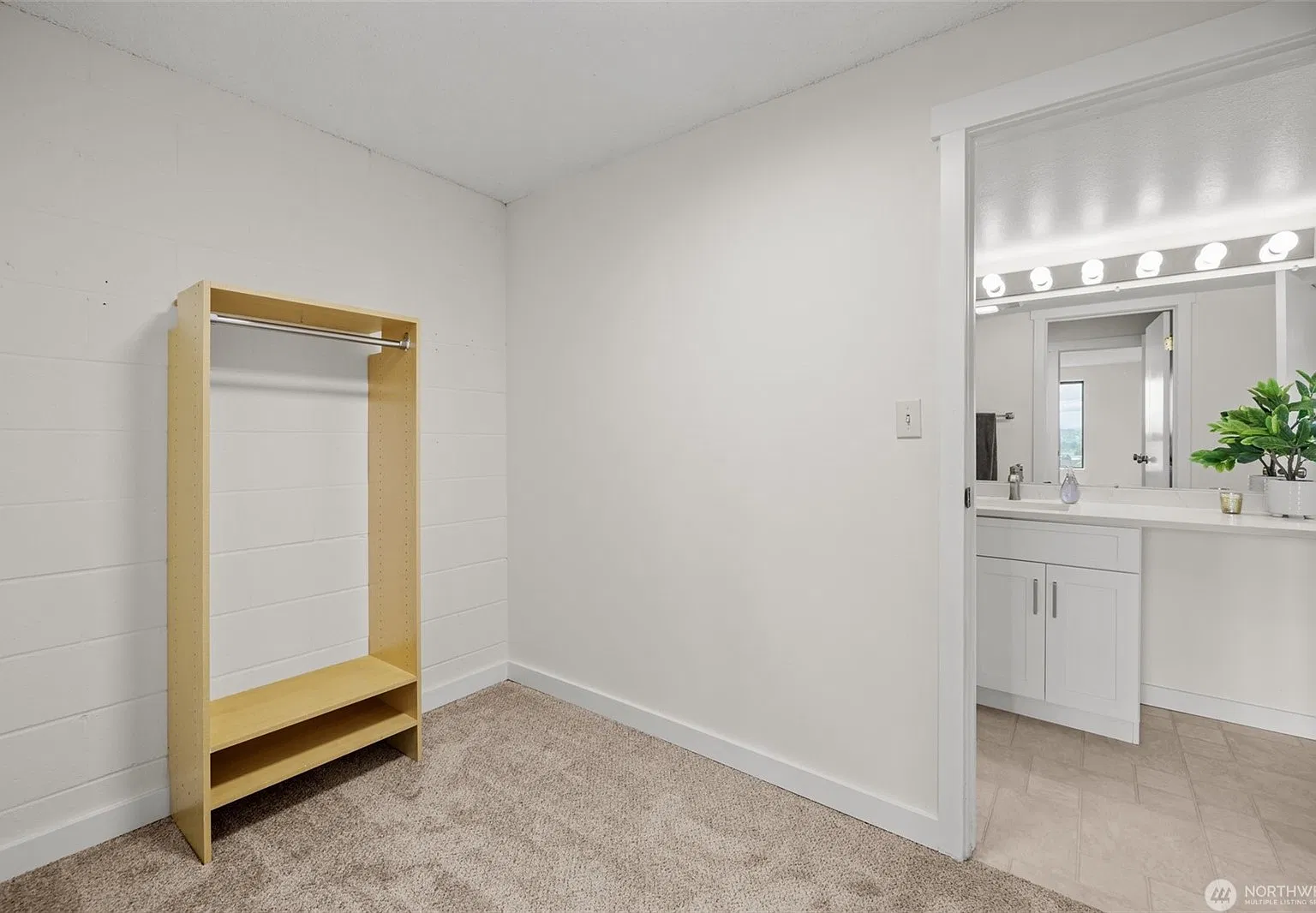 1 bed, 863 sqft, $1,800 — Photo 3