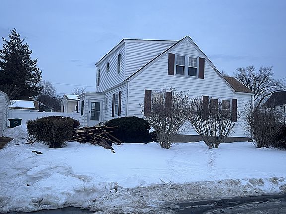2nd image of 202 Canaan Rd