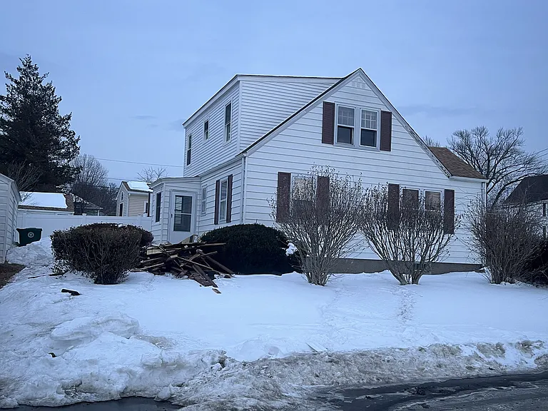 202 Canaan Rd — Photo 2