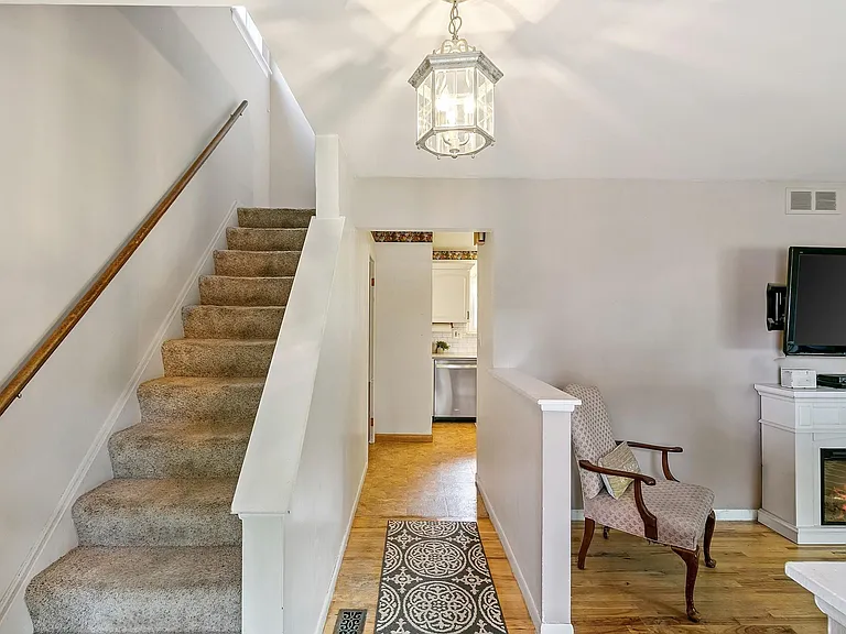 30215 Stockton Ave — Photo 9