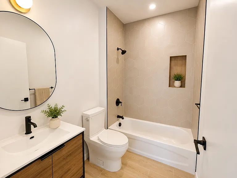 74 Webster St #5EE — Photo 2
