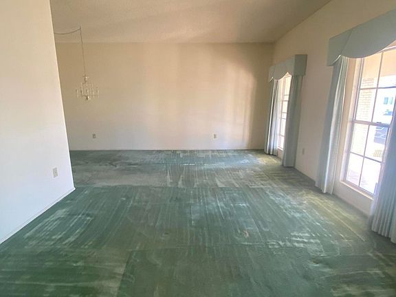 3rd image of 16838 N Meadow Park Dr
