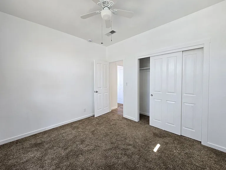 3 Wood Flower Pl — Photo 18