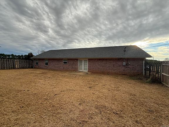 2nd image of 106 Short Rd