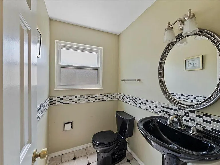 830 Nykiel Ct — Photo 10