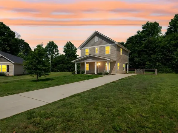 567 E Ridge Ave, Liberty, NC 27298