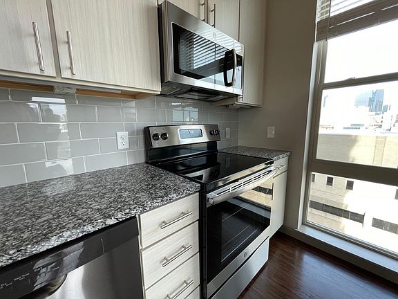 2nd image of 365 W 12th Ave #608