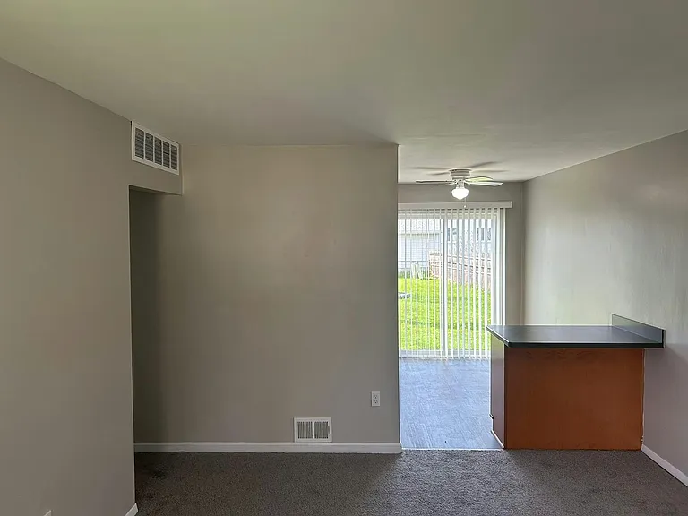 16130 Lauren St — Photo 7