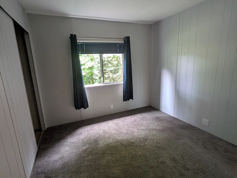 second bedroom.