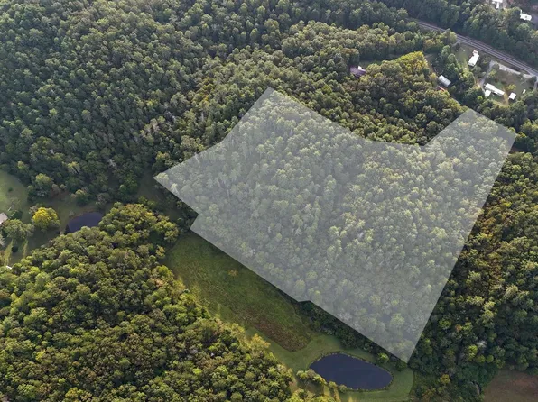 8 Murphy Ln, Mineral Bluff, GA 30559