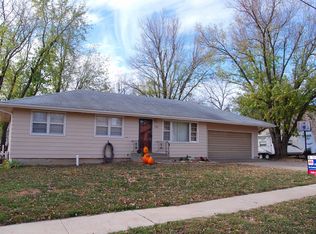 230 E 8th St, Alma, KS 66401