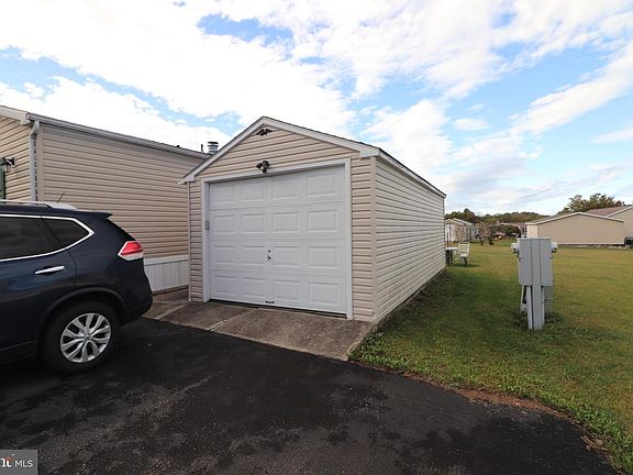 4th image of 163 Sheldan Ln